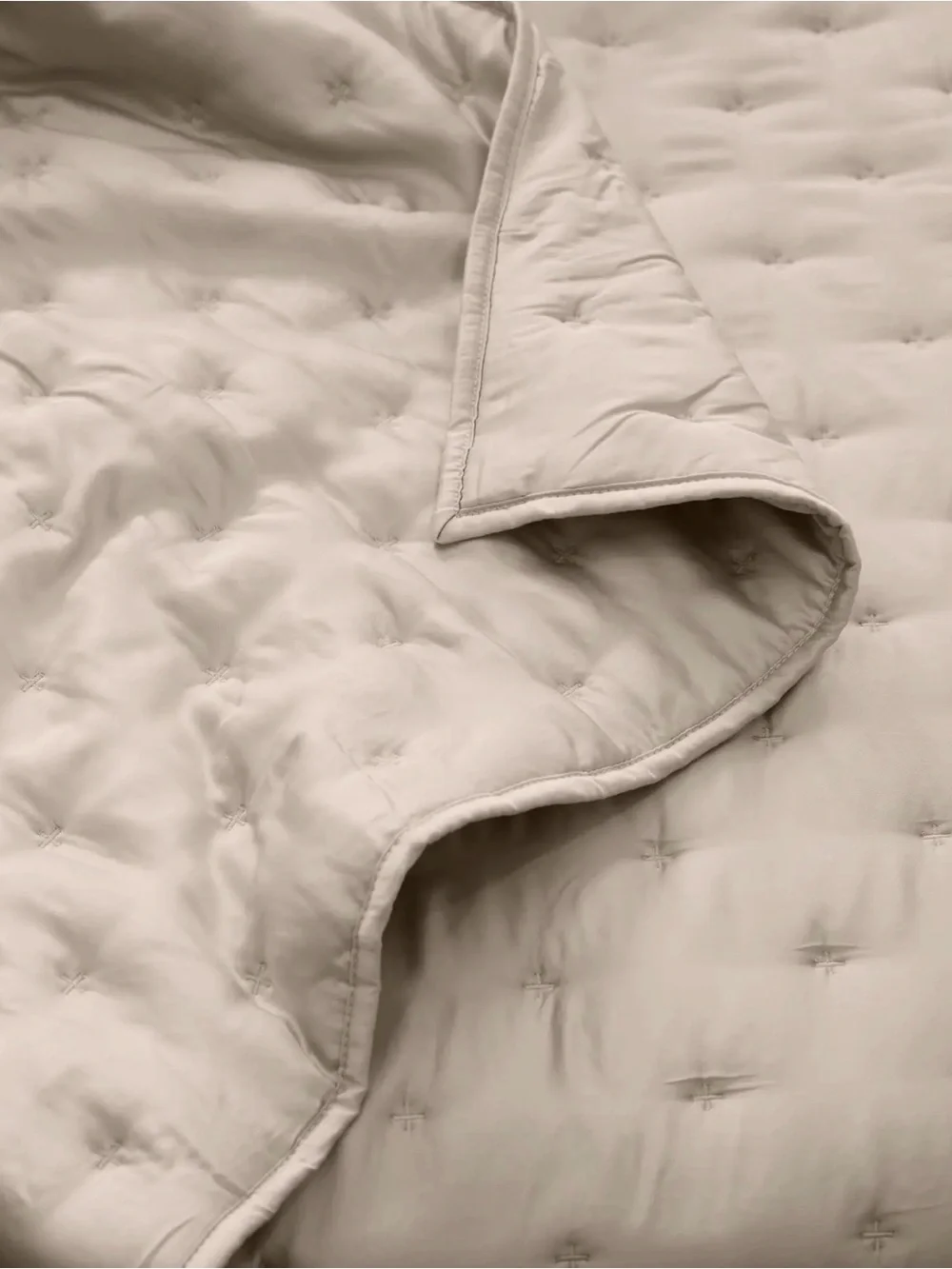 Quince Bamboo Dream Quilt in Full/Queen In Sand 835